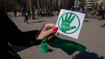 A favor y en contra, martes de doble manifestación sobre el aborto legal y seguro.