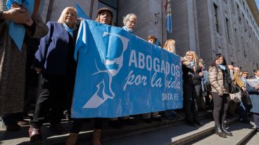 A favor y en contra, martes de doble manifestación sobre el aborto legal y seguro.