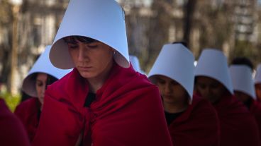 La intervención a favor de la legalización del aborto este miércoles por el centro de la ciudad.