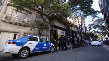El edificio en donde un obrero protagonizó un grave accidente.