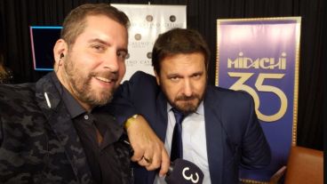 Alberto Lotuf y Juan Junco, en un alto durante la cobertura por el festejo de los 35 años de Midachi.