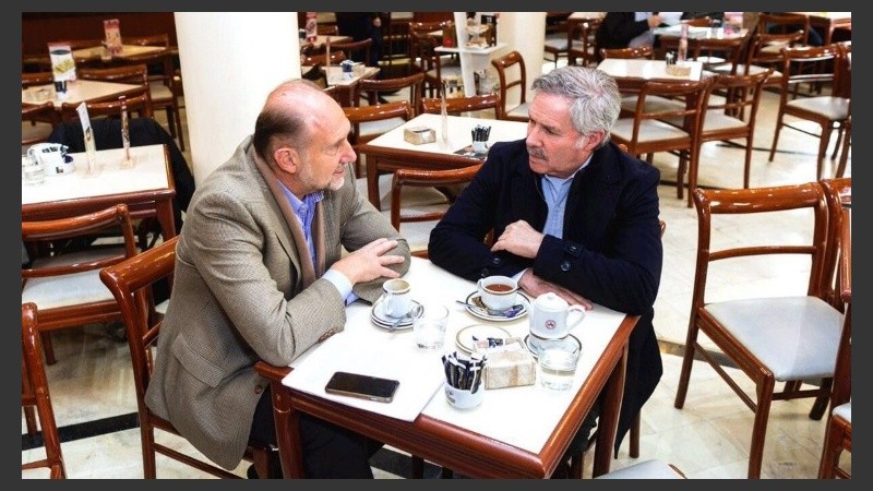 Felipe Solá se reunió con Omar Perotti en Rosario. 