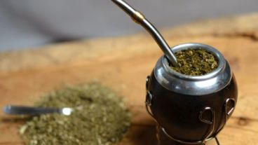 Los argentinos consumen 110 litros anuales de mate por persona.