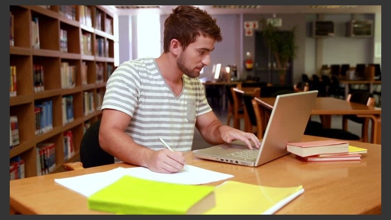 Una jornada de estudio eficiente no es la que dura más, sino la que permite al estudiante concentrarse en los apuntes.