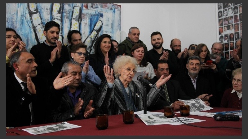 Estela de Carlotto encabezó la conferencia de prensa.