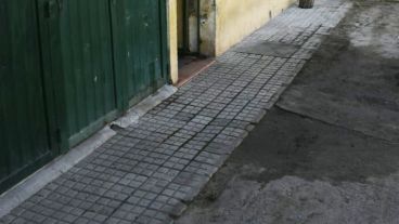 El ataque a balazos ocurrió frente a la vivienda de la víctima.