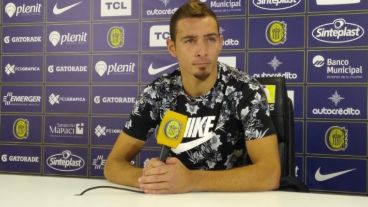 El gesto duro de Marco Ruben durante la conferencia de prensa.