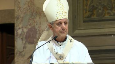 Poli tildó de "incomprensible" la interrupción del embarazo.