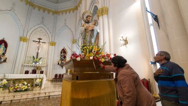 Los fieles en la iglesia.