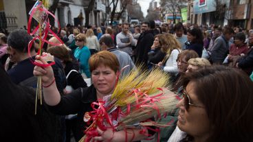 Mucha gente se hizo presente en san Cayetano.