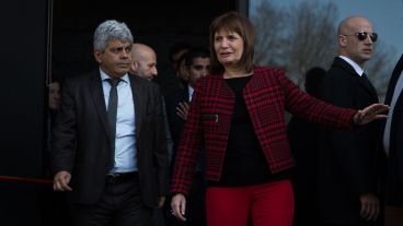 El fiscal general Jorge Baclini y la ministra de Seguridad Patricia Bullrich.