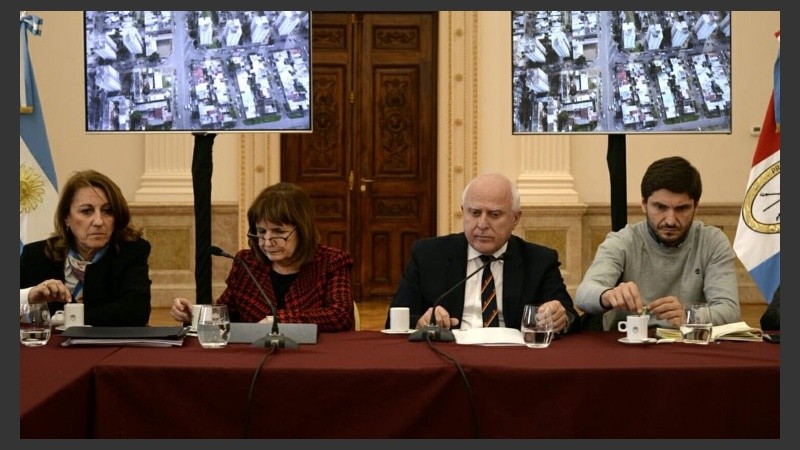 Lifschitz y Bullrich, en la reunión junto a Fein y Pullaro en Rosario. 