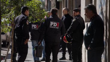 La policía trabajando en el lugar de la tragedia.