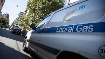 Varios trabajadores de Litoral Gas se hicieron presentes en el lugar.