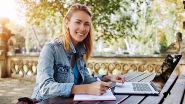 El alumno aprende a ser responsable y dominar sus tiempos de estudio.