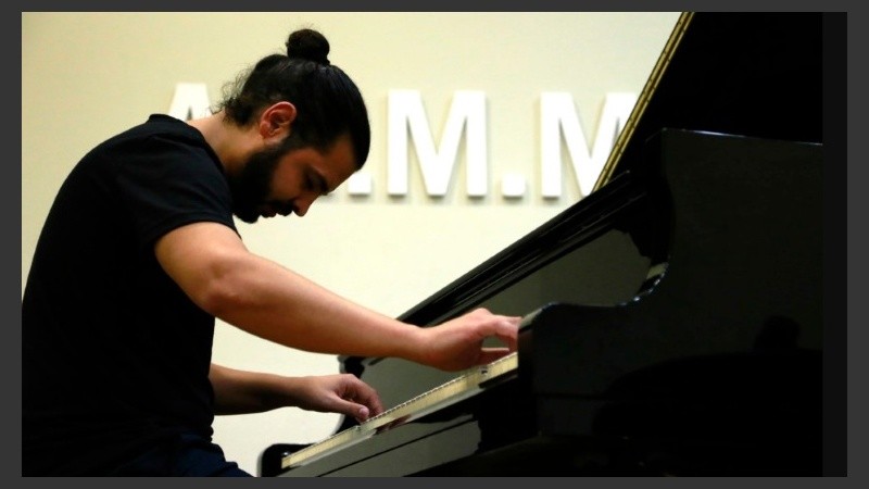 Las músicas y los músicos deben tener como máximo 30 años al momento de la audición.