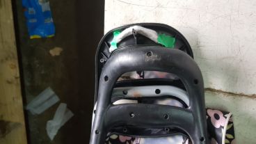 La marihuana, escondida en el mango del carrito.