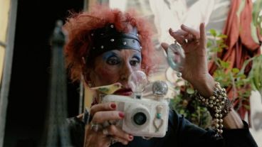 Omar Serra es Miuka, una mujer enamorada de la producción de Pedro Almodóvar.