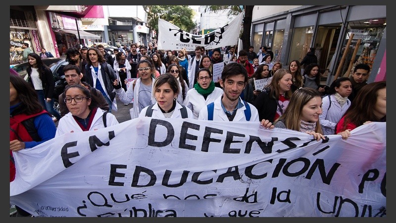 Nutrida marcha este jueves por las calles de la ciudad.