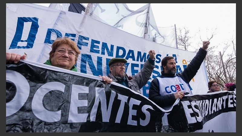 Docentes universitarios de Rosario deberán decidir cómo continuar la lucha.