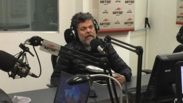 Para Casero, "está en riesgo la democracia" en la elección presidencial del 27 de octubre.