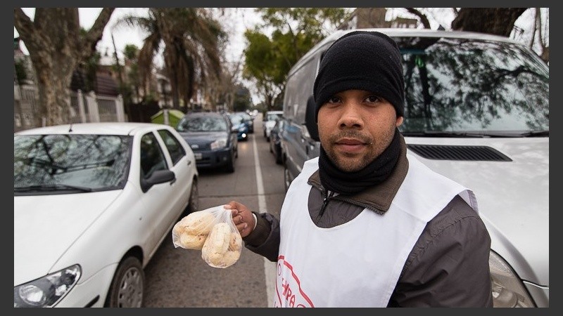 El joven de 25 años que vino a trabajar desde Venezuela.