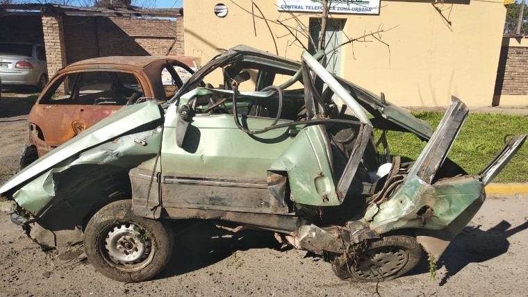 Asà quedó el Renault 11 en el que viajaban las vÃctimas fatales.