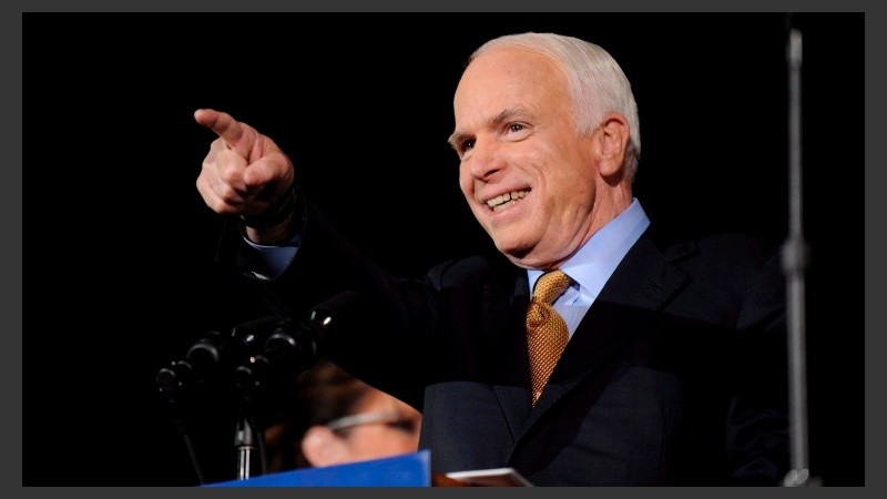 John McCain murió rodeado de su familia en su casa cerca de Arizona.