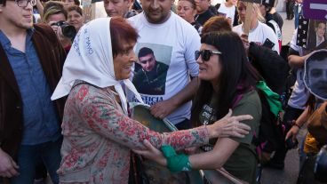 Taty Almeida, Madre de Plaza de Mayo, Línea Fundadora, vino a Rosario y acompañó a los familiares.