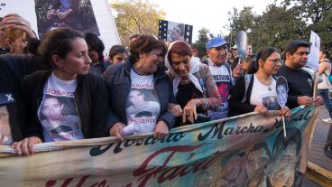 Familiares de las víctimas del "gatillo fácil" marcharon hacia la delegación local de Gobernación.