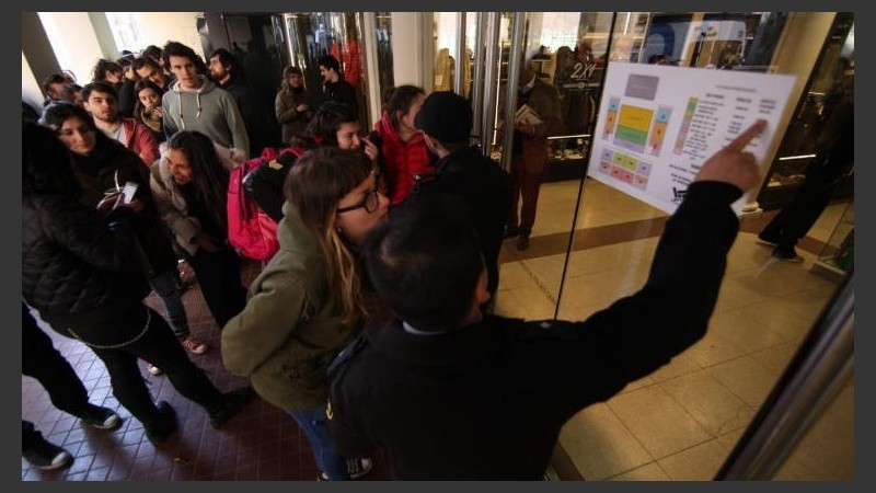Charly vendió todo en Rosario. 