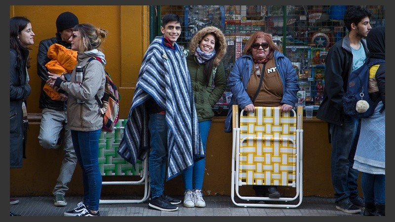 Desde temprano, cientos de rosarinos trataban de conseguir una entrada para ver a Charly García.