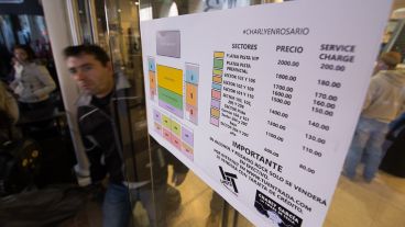 Desde temprano, cientos de rosarinos trataban de conseguir una entrada para ver a Charly García.