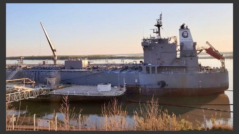 El buque cargado con la leguminosa; la foto que difundió el presidente.