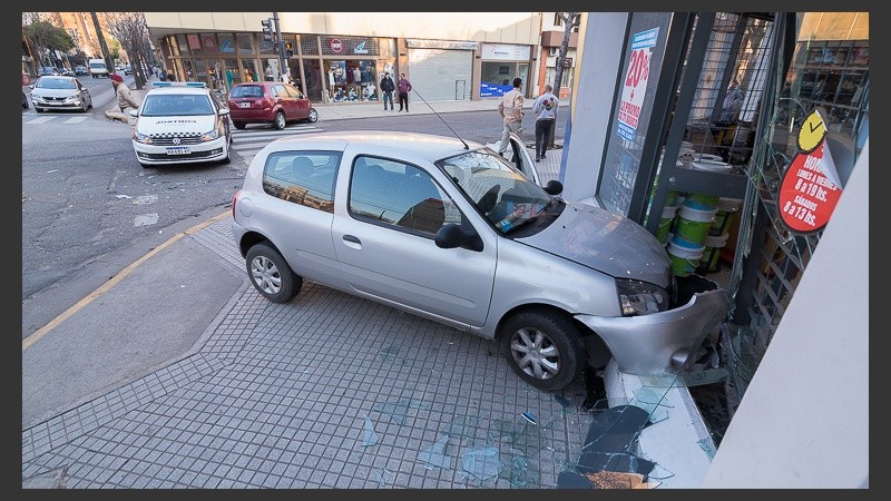 El accidente en Mendoza y San Nicolás este miércoles.
