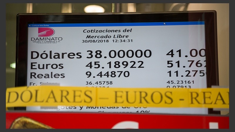Dólar a 41 en Daminato Casa de Cambio este jueves a las 12.20.