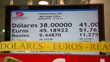 Dólar a 41 en Daminato Casa de Cambio este jueves a las 12.20.