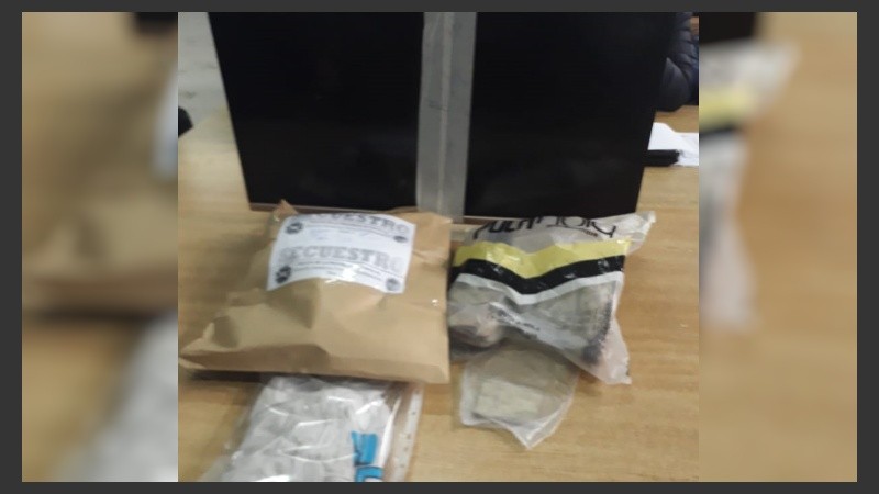 Los elementos incautados en los procedimientos.