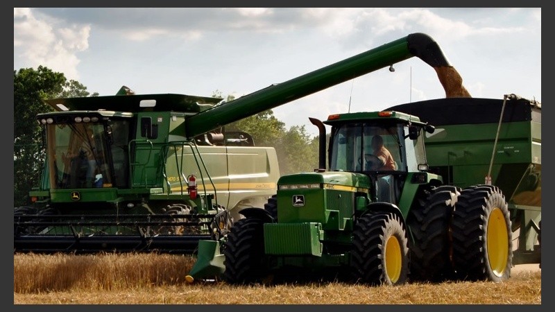 Aumentan las retenciones a las exportaciones de granos. 