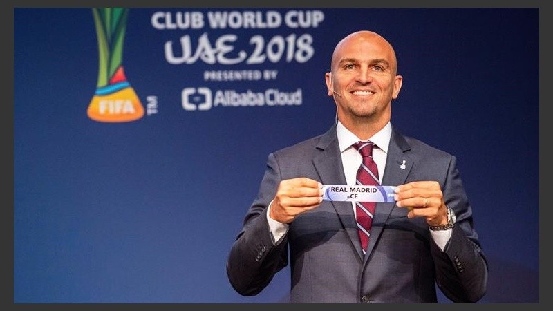 Cambiasso, con el cartelito de Real Madrid.