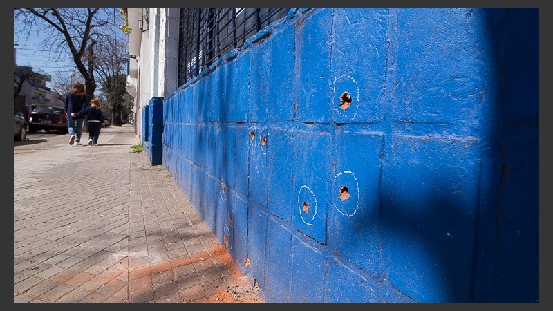 Los balazos en el frente del comercio. 