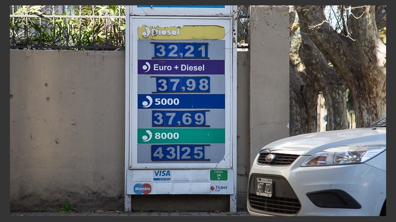 Los combustibles volvieron aumentar este martes. 