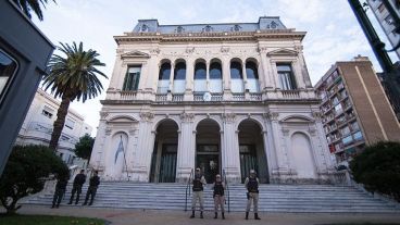 El edificio de Oroño 940, entre escuelas y sanatorios.