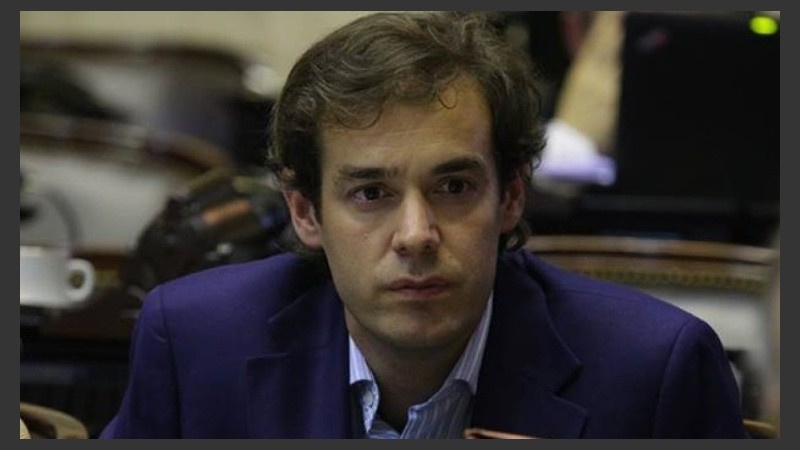 El legislador llamó a poner el hombro.