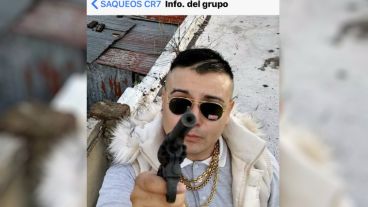 El rapero amenazó al relator de fútbol de ir a buscarlo si no borraba la imagen subida.