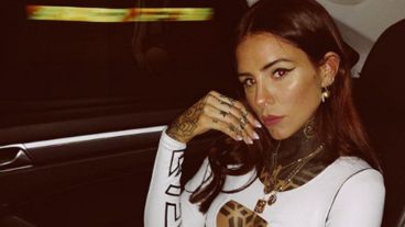 La canción habla sobre los prejuicios.