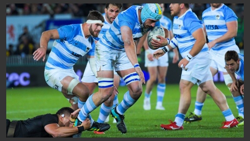 Los Pumas batallaron pero no pudieron ante los All Blacks.