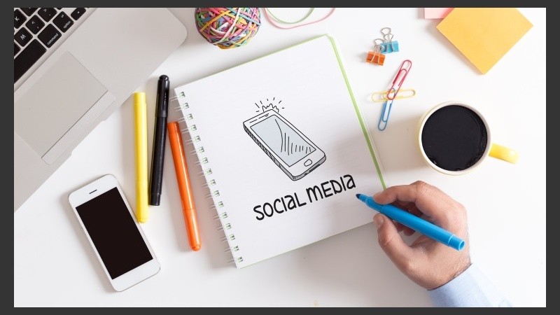 Pertenece a los Cursos de Actualización Profesional que están certificados por la Cátedra Latinoamericana de Narrativas Transmedia.