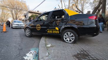 El taxi que protagonizó el choque.