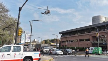 Uno de los heridos fue trasladado al Heca en el helicóptero sanitario.